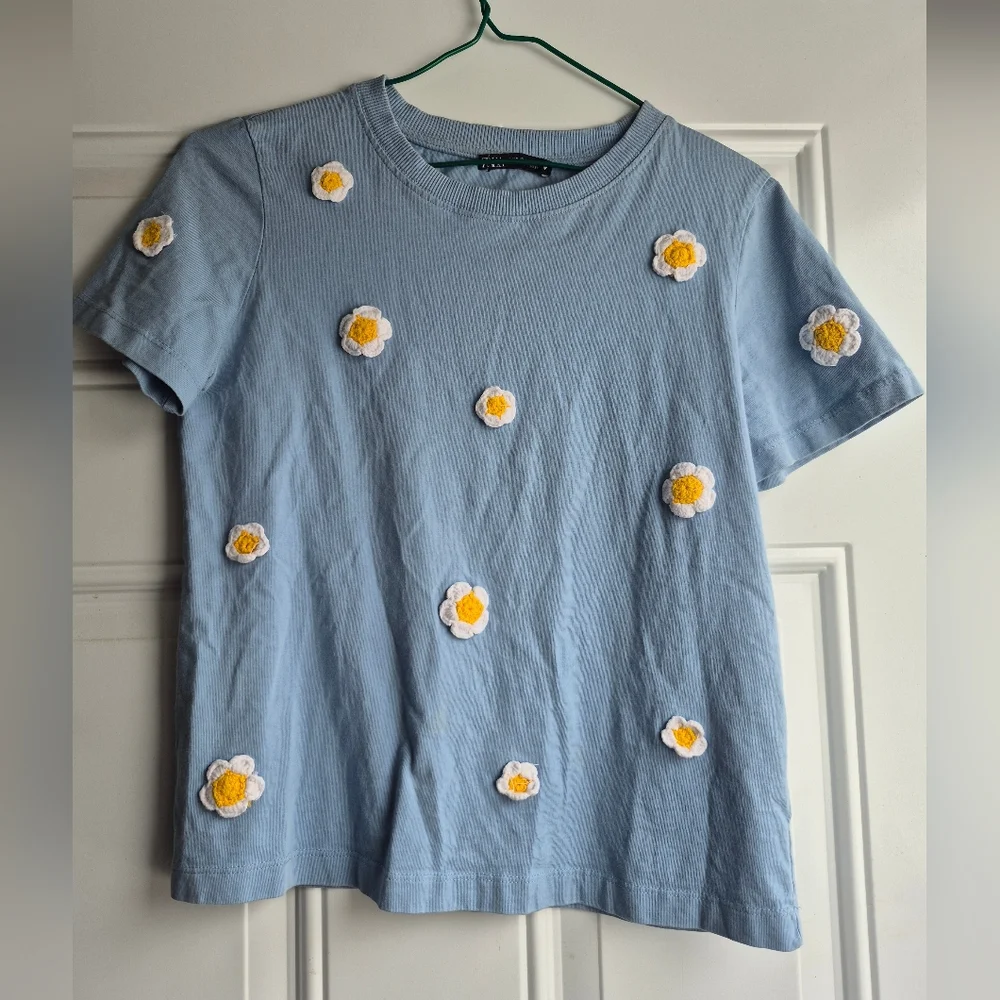 Zara Light Blue Crew Neck Top Shirt With Flower Floral Crochet Applique - Picture 2 of 5